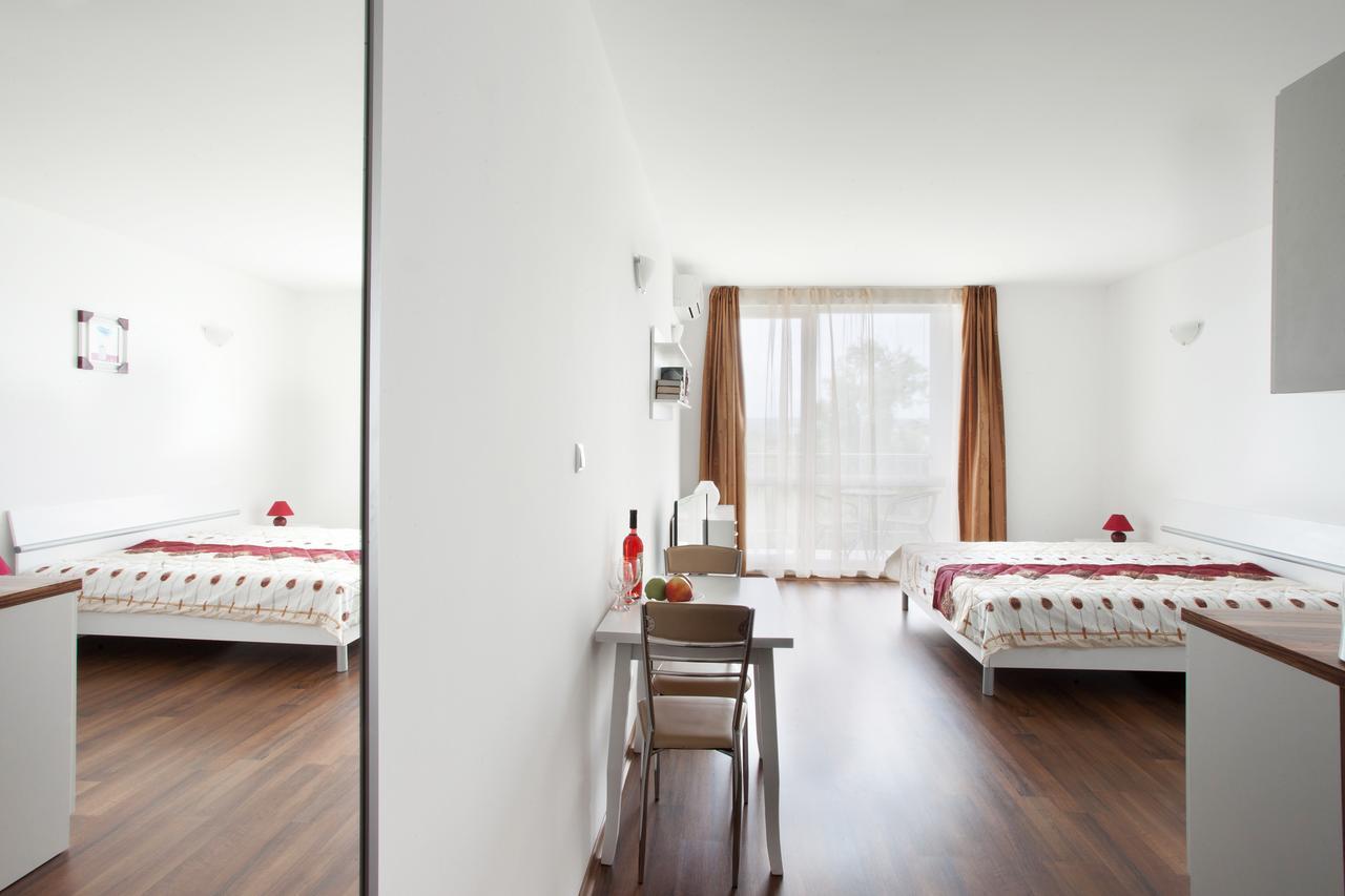 Vilmar Lejlighedshotel Pomorie Eksteriør billede